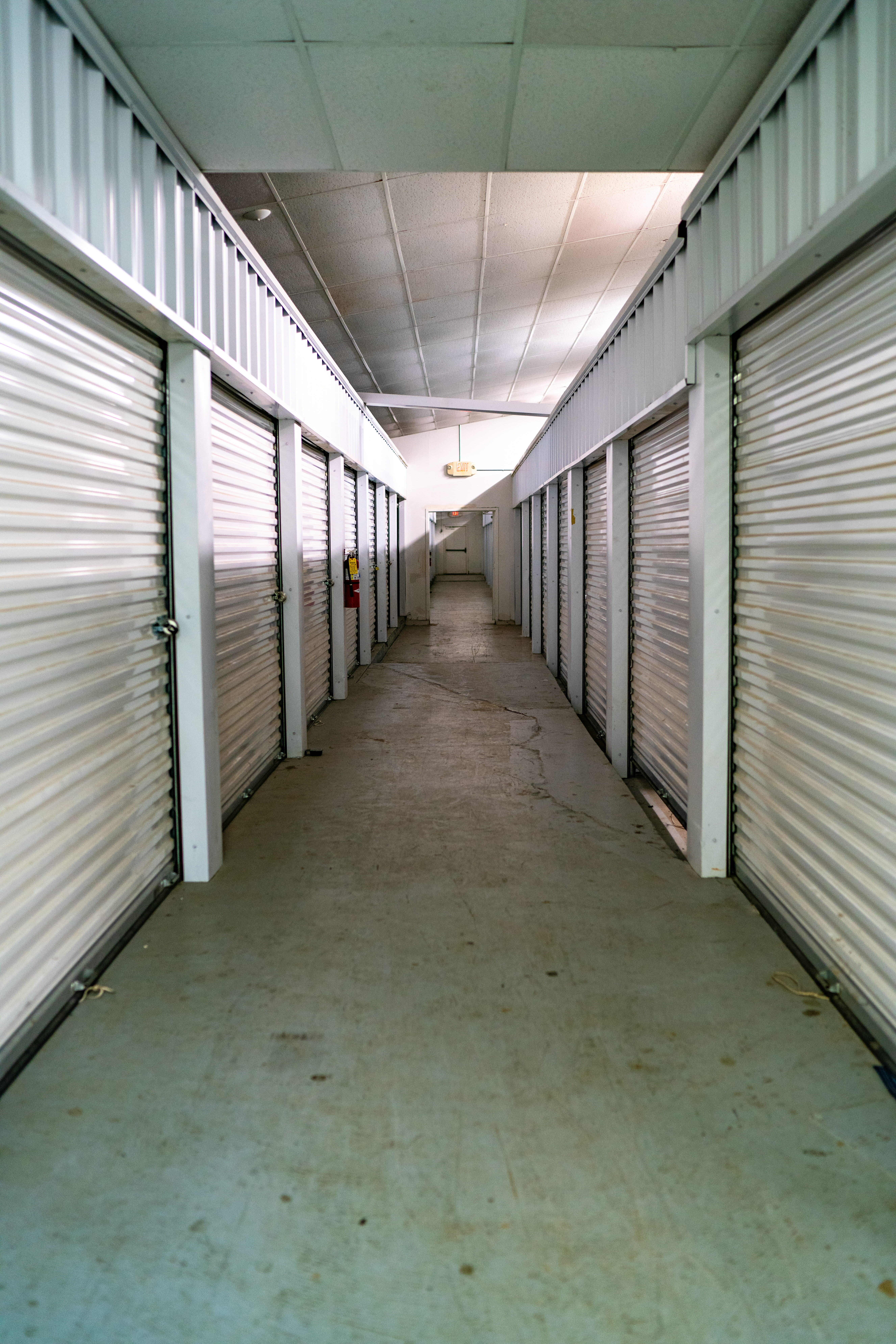 Climate-controlled hallway